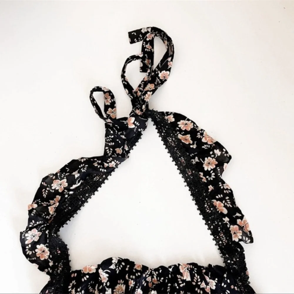 Free People Women’s Black Floral Ruffle Halter Cropped Top‎ Black Size 8